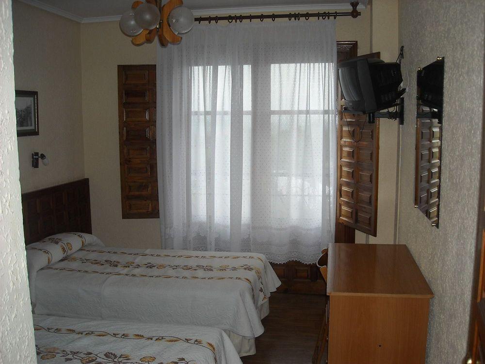 Paratene Ostatu Habitaciones Erandio Esterno foto
