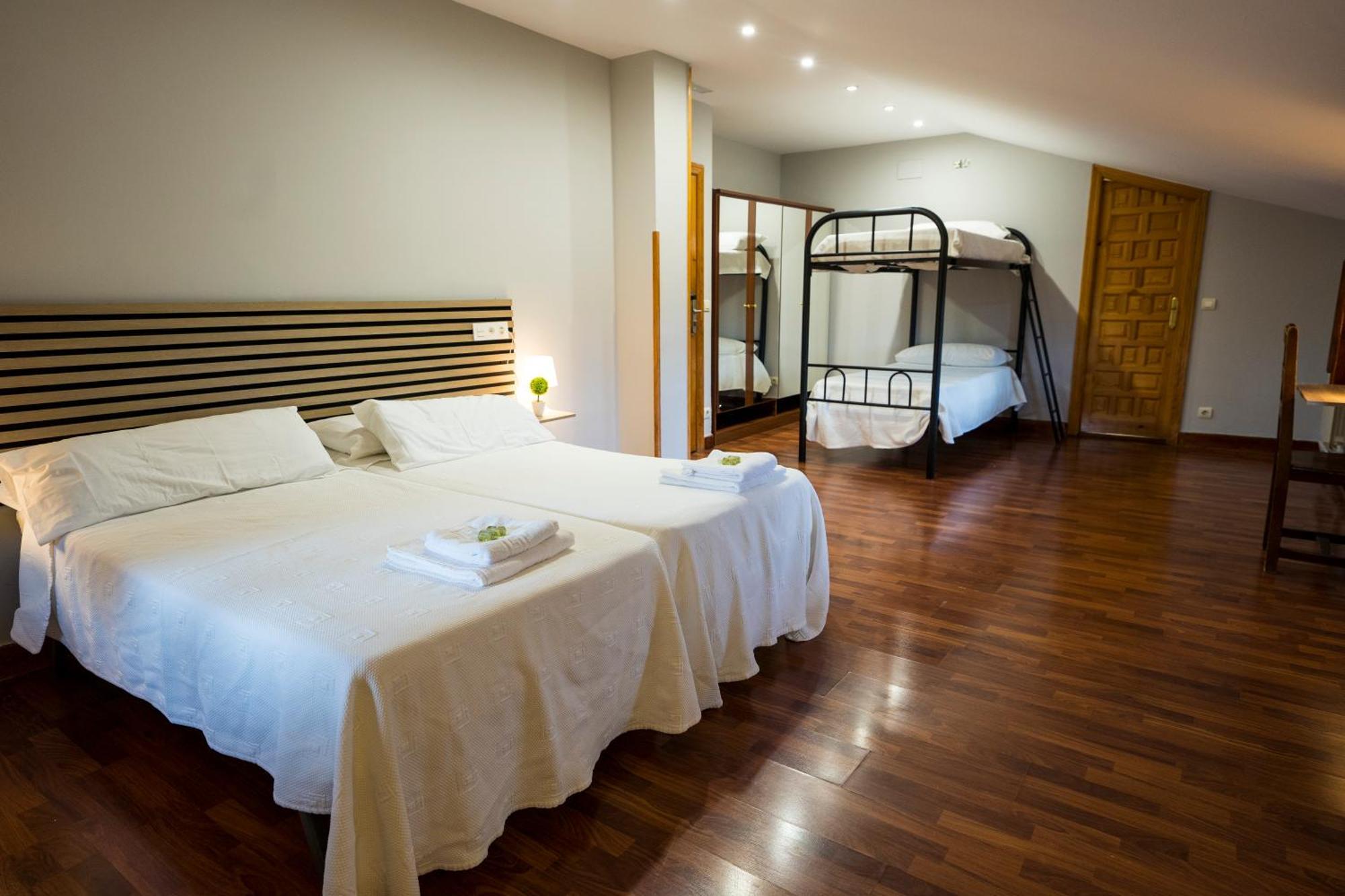 Paratene Ostatu Habitaciones Erandio Esterno foto