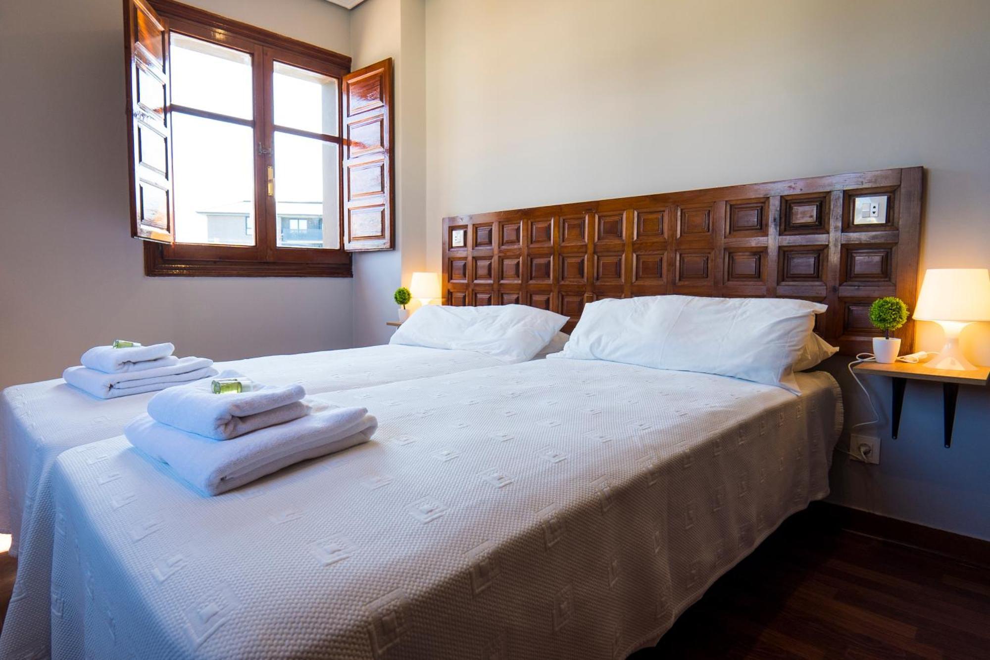 Paratene Ostatu Habitaciones Erandio Esterno foto